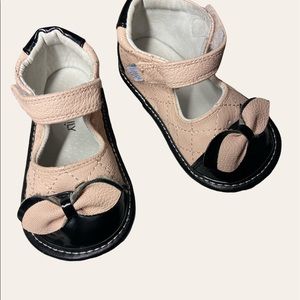 - Jack And Lily Baby girl leather shoes Size approx 5-5,5 inch Infant